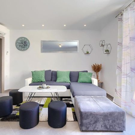 Apartment Joy By Interhome Pula Bagian luar foto