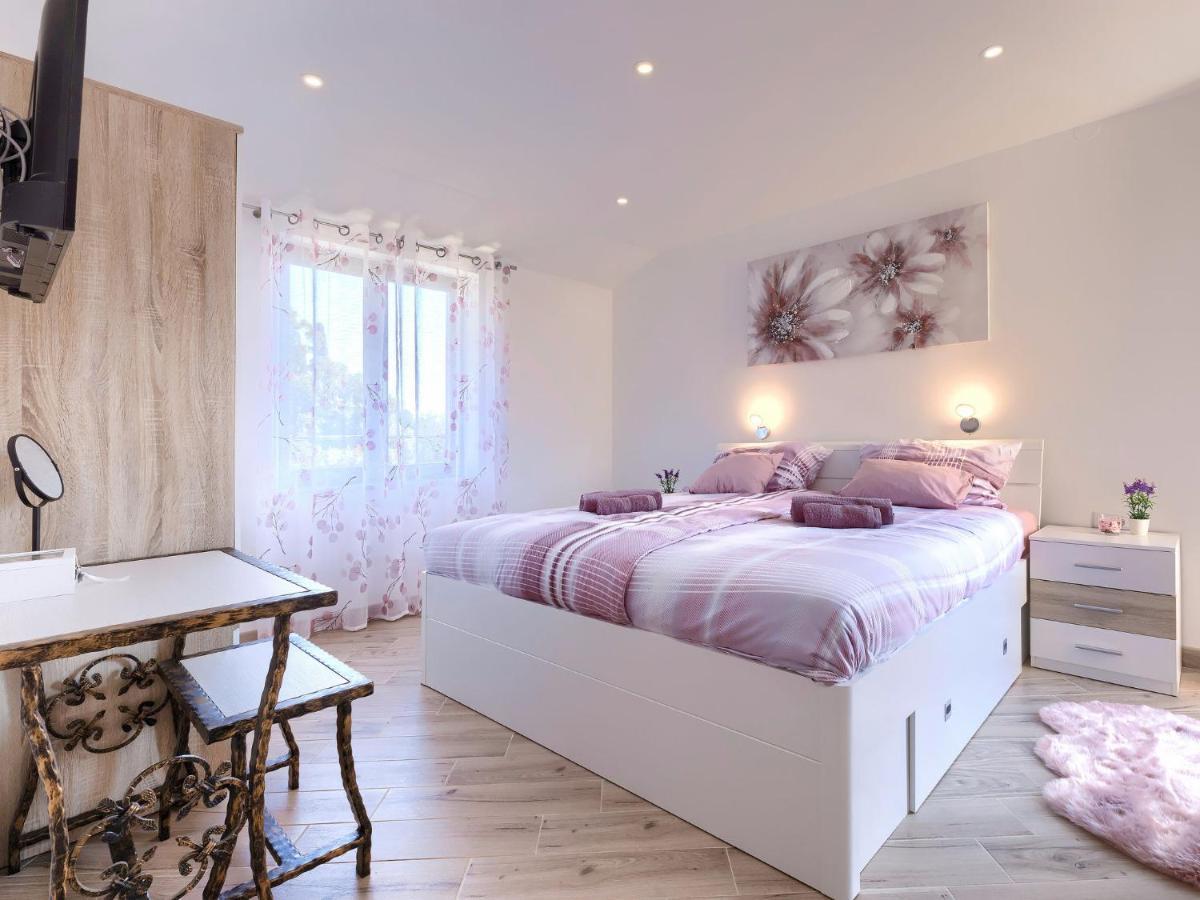 Apartment Joy By Interhome Pula Bagian luar foto