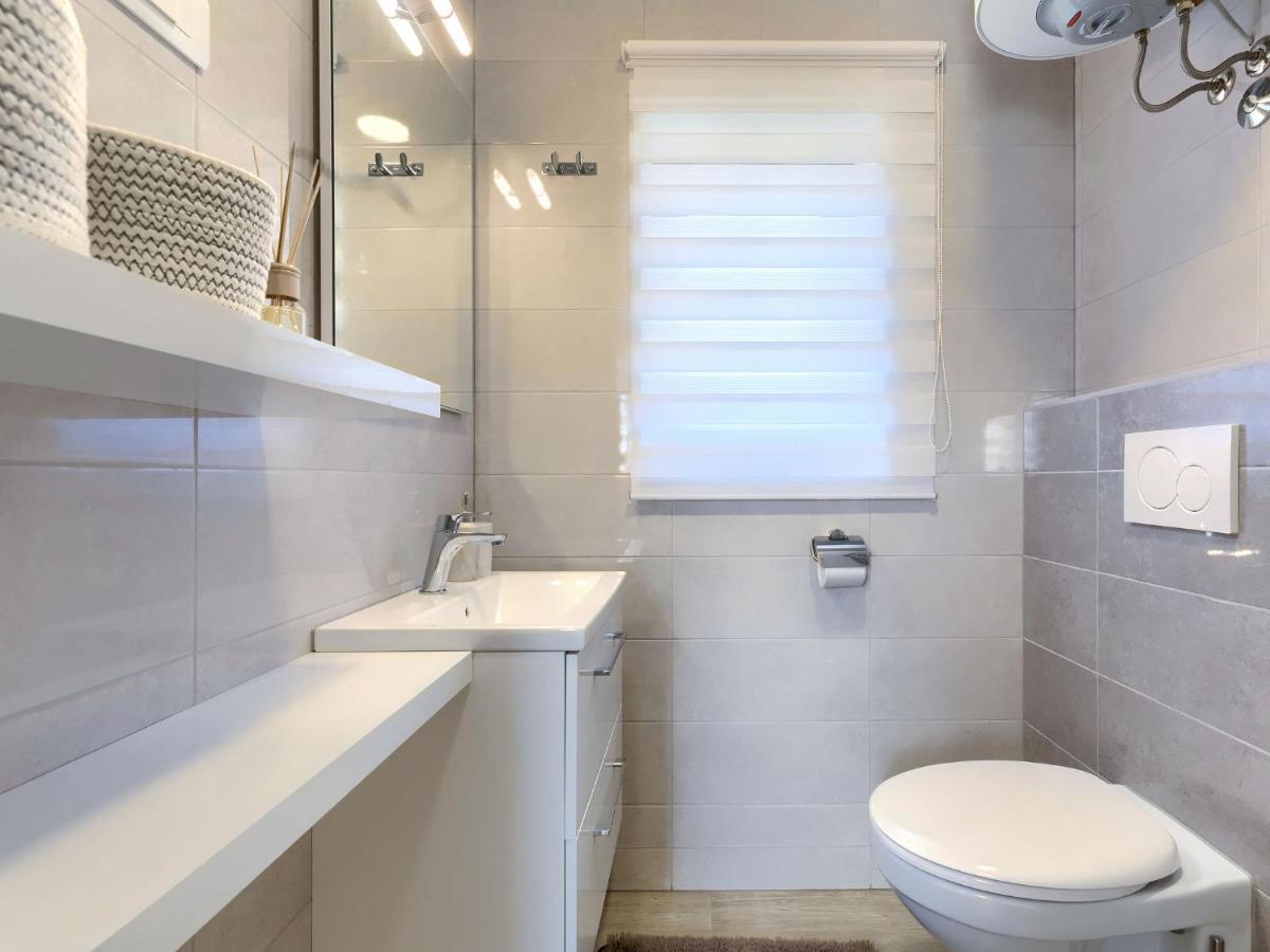 Apartment Joy By Interhome Pula Bagian luar foto