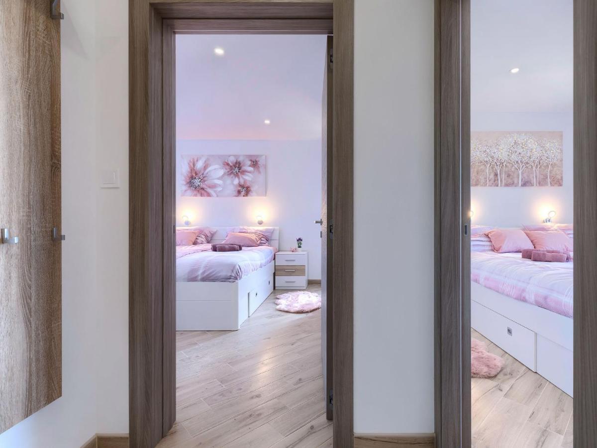 Apartment Joy By Interhome Pula Bagian luar foto
