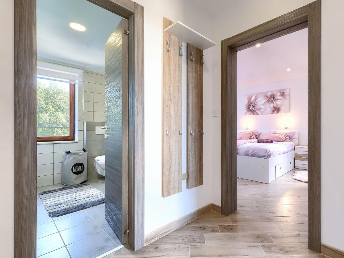 Apartment Joy By Interhome Pula Bagian luar foto